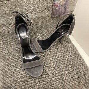 Vero Cuoio Charcoal Heels